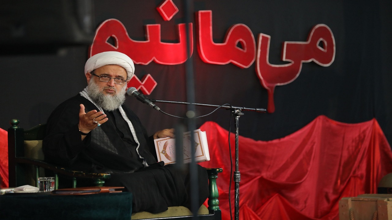 جهاد مختص جنگ نظامی نیست / امام حسینی باشیم