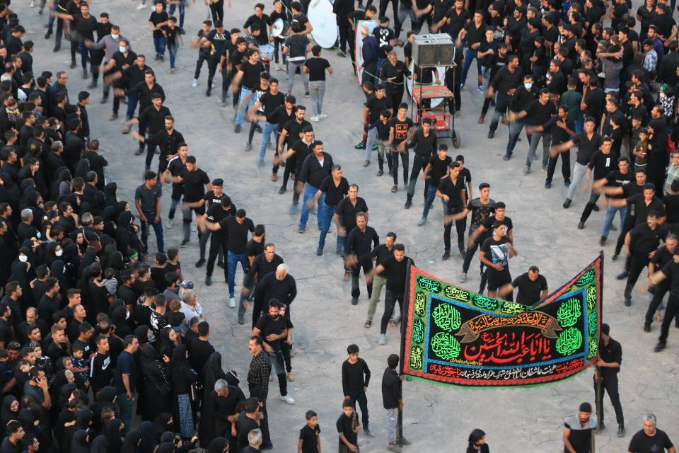 تجمع عزاداران حسینی در محل سقاخانه بزرگ رفسنجان + تصاویر