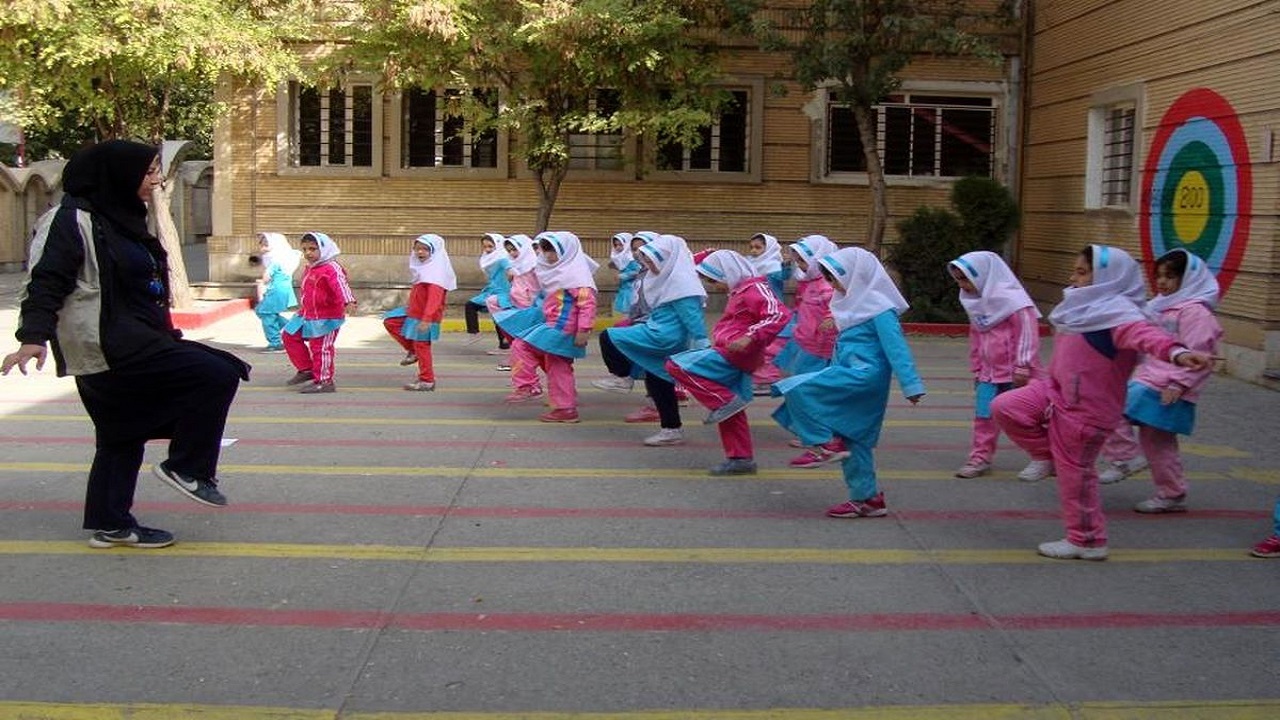 بهره‌برداری از ۱۰۰۰ مجموعه درون مدرسه‌ای تا مهر