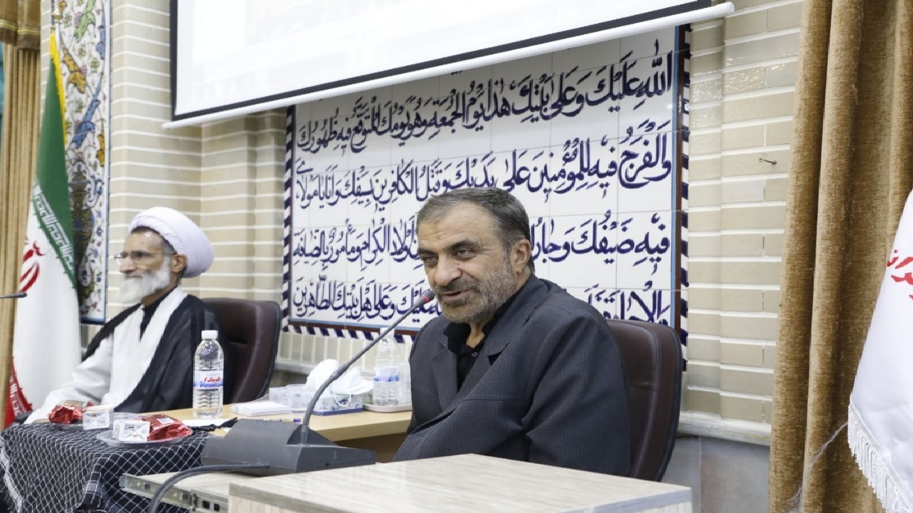 تک تک شهدای مدافع حرم قهرمان ملی هستند