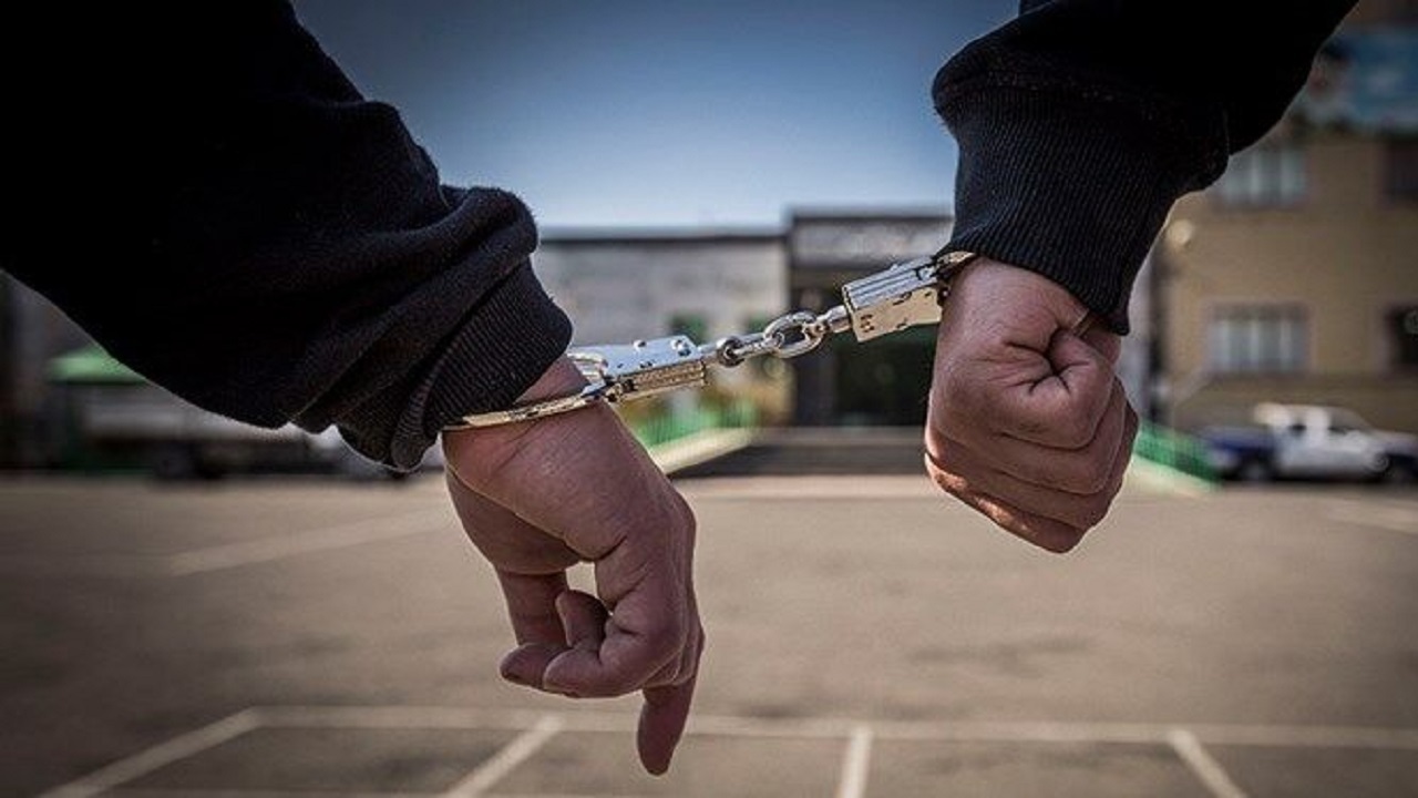 دستگیری ۲ نفر از اراذل و اوباش تحت تعقیب در ساوه