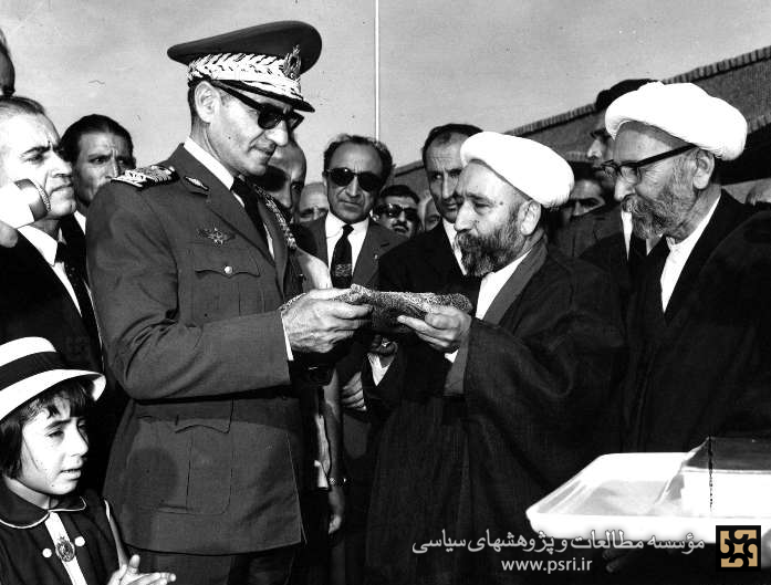 عکس منتشرنشده دیدار رهبر دراویش گنابادی با محمدرضا پهلوی