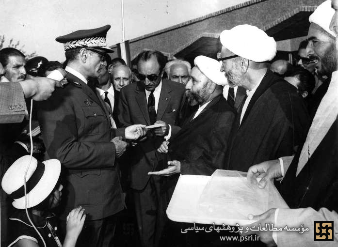 عکس منتشرنشده دیدار رهبر دراویش گنابادی با محمدرضا پهلوی