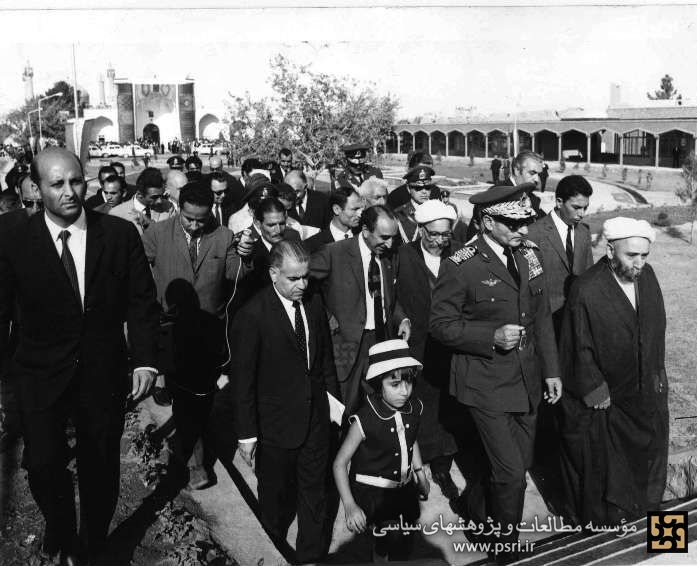 عکس منتشرنشده دیدار رهبر دراویش گنابادی با محمدرضا پهلوی