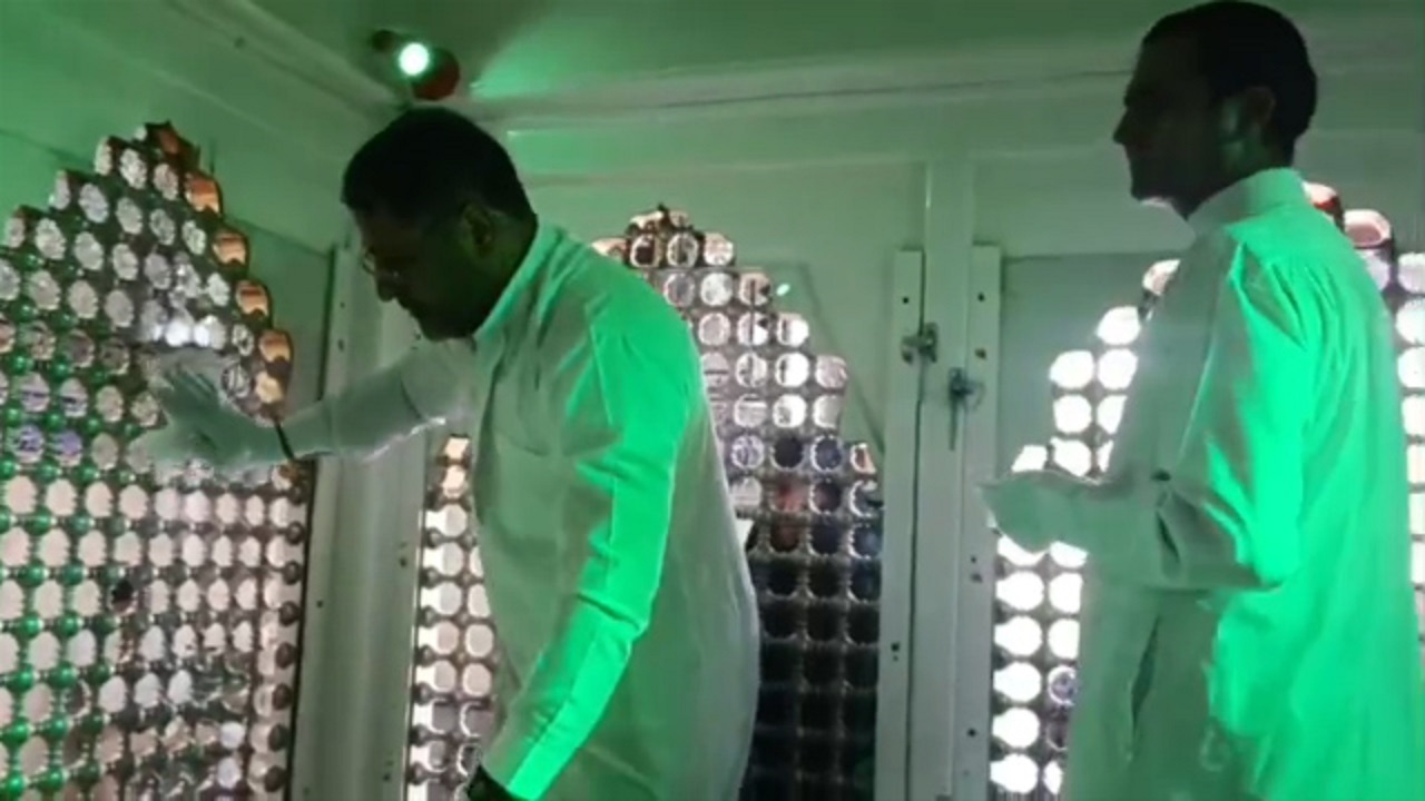غبارروبی آستان امامزاده سید حمزه (ع) به مناسبت روز مباهله+ فیلم
