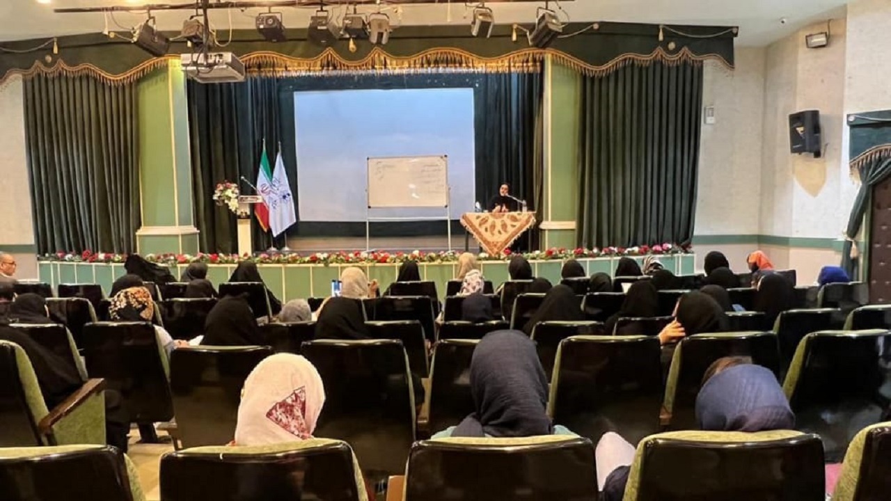 رقابت اهالی فرهنگ و هنر دوسالانه هنر مردان در کاشان 