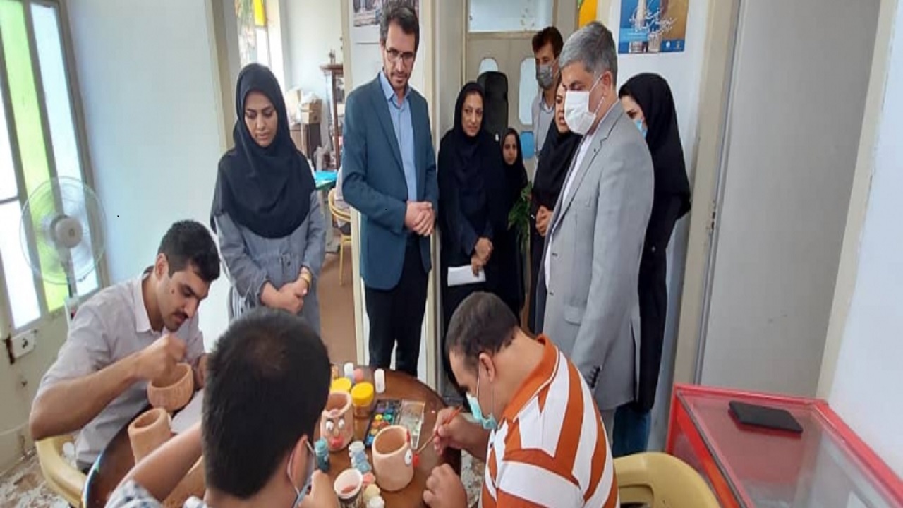 توانمند سازی معلولان یزدی با برگزاری دوره ویژه صنایع دستی