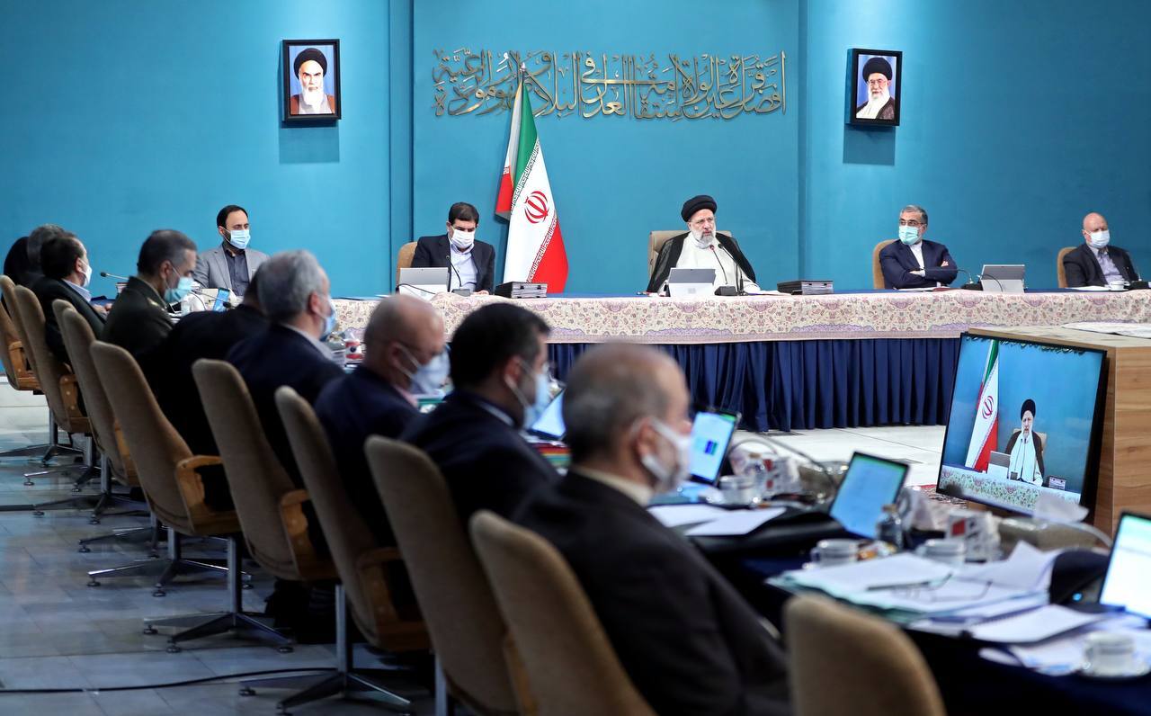 همه دستگاه‌ها موانع مسکن و اشتغال را برای تشکیل خانواده برطرف کنند