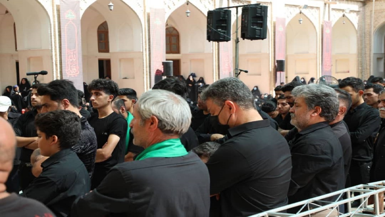 روایت تصویری از برگزاری مراسم «روز سیزدهم محرم» در مسجد ملا اسماعیل یزد