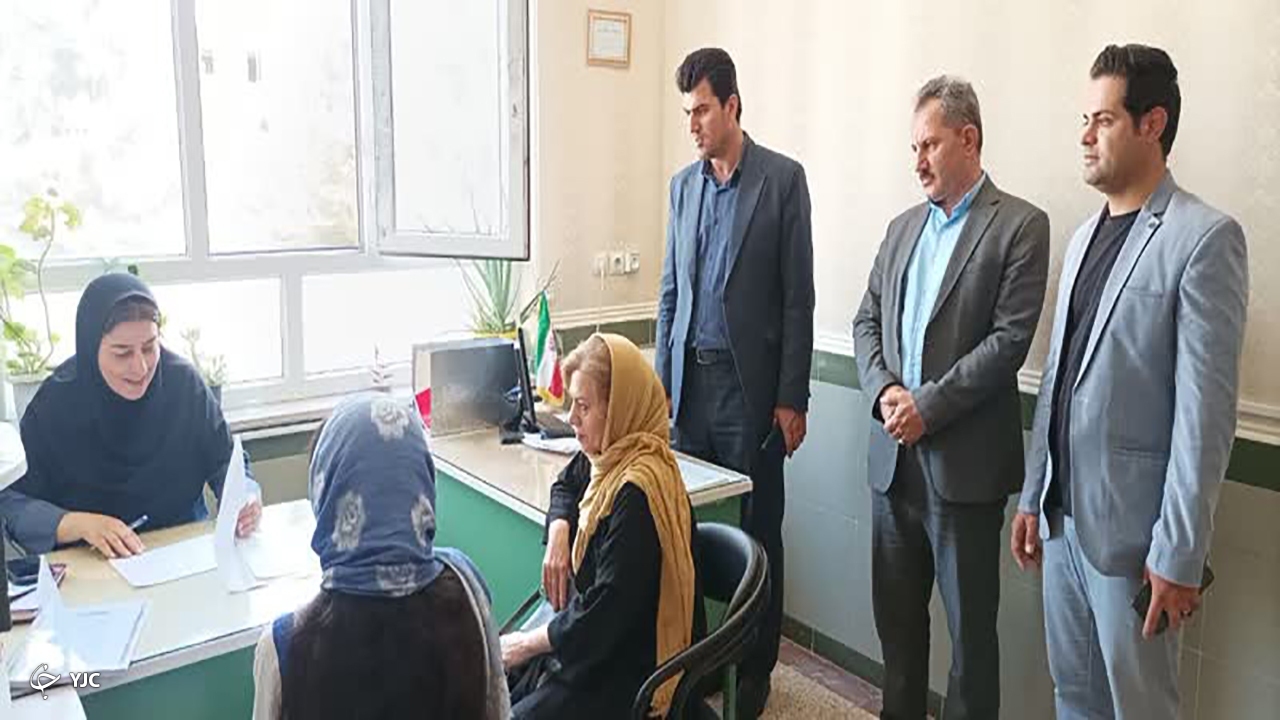 بازدید مدیر آموزش و پرورش مهاباد از پایگاه انتخاب رشته کنکور سراسری
