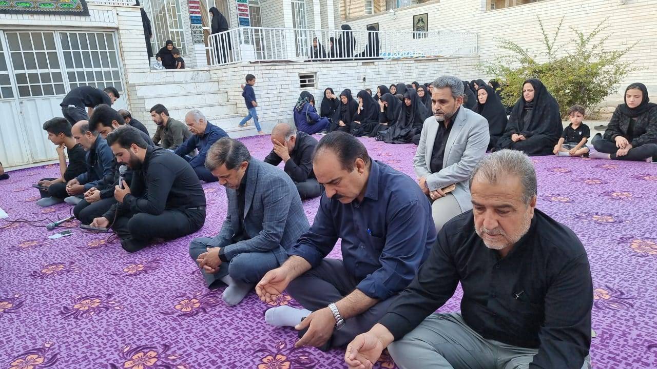 اقدام ارزشمند زوج زرندی در برپایی نماز جماعت