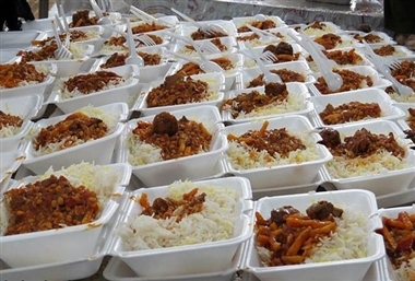 طبخ و توزیع غذا به نیت شهدای کربلا