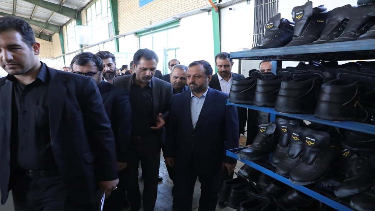 سفر وزیر اقتصاد به سیرجان/ افتتاح عریض ترین شانتینگ ریلی کشور در گل گهر سیرجان