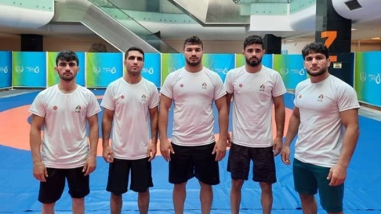 فرنگی کاران ایران در روز نخست حریفان خود را شناختند