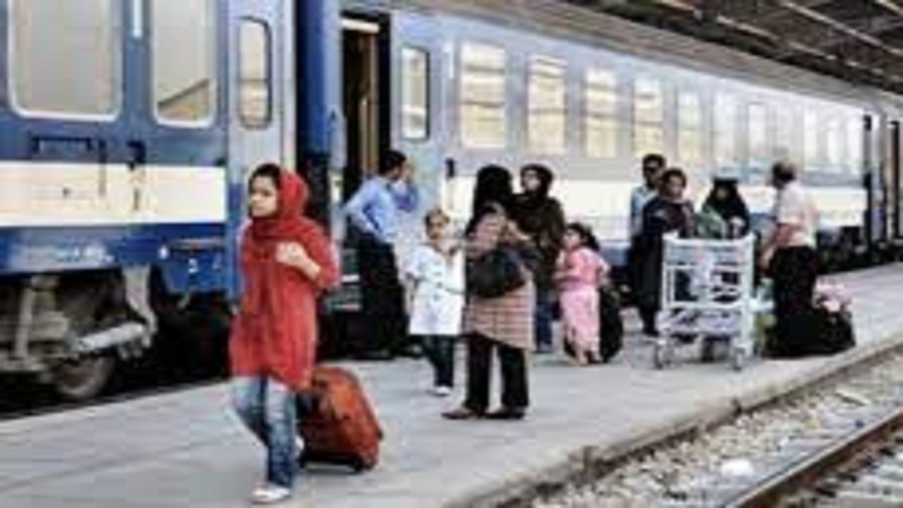 انتقاد فرماندار ویژه میانه از خرابی گاه و بیگاه قطار میانه-تهران