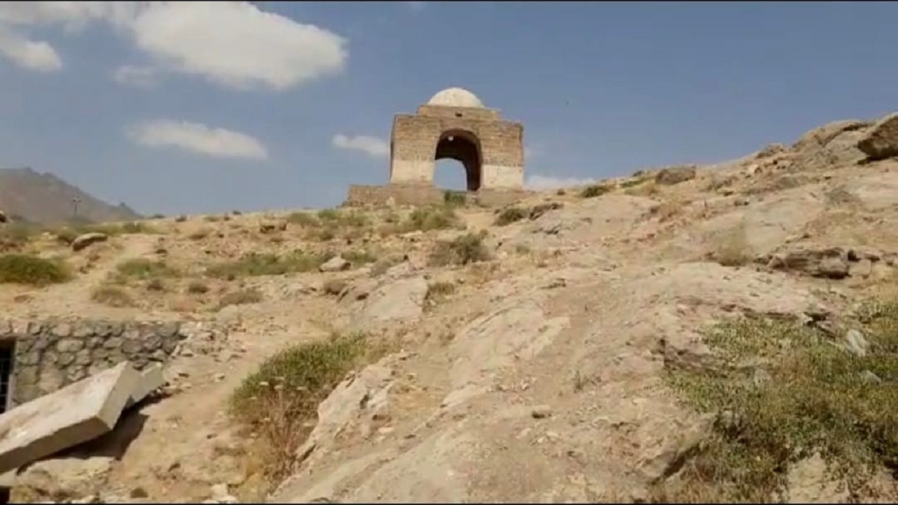 راهبندان در حریم بنای ساسانی نیاسر