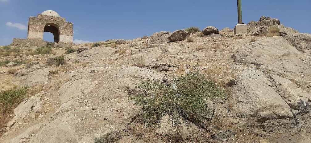 راهبندان در حریم بنای ساسانی نیاسر
