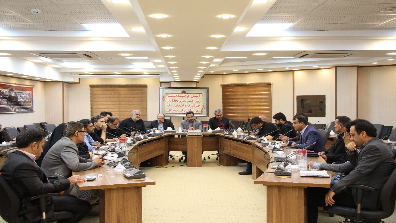 خبرنگاران افسران جنگ نرم هستند
