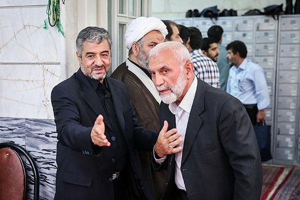 حکایت مردی که حاج قاسم تسبیح و انگشتر متبرک  خود را در کفنش قرار داد