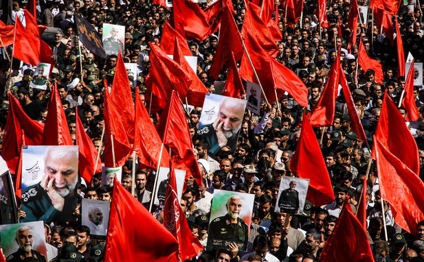 حکایت مردی که حاج قاسم تسبیح و انگشتر متبرک  خود را در کفنش قرار داد