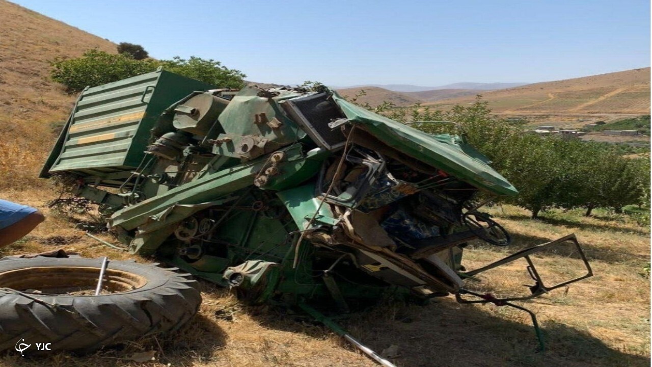 واژگونی کمباین در روستای مهاباد جان یک نفر را گرفت