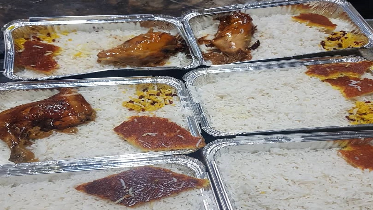 توزیع ۵ هزار پرس غذای گرم و ۵۰۰ بسته معیشتی بین نیازمندان تربت جام