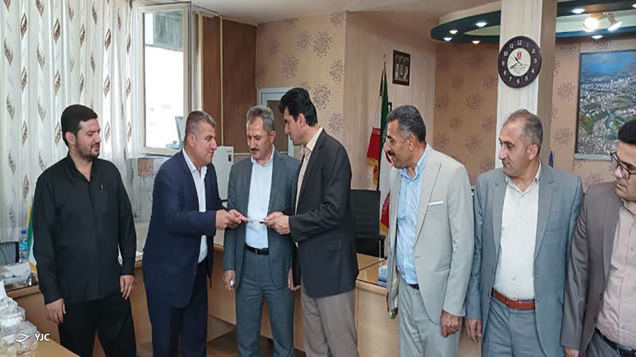 آیین تکریم و معارفه مدیر کانون فرهنگی تربیتی فجر در مهاباد برگزار شد