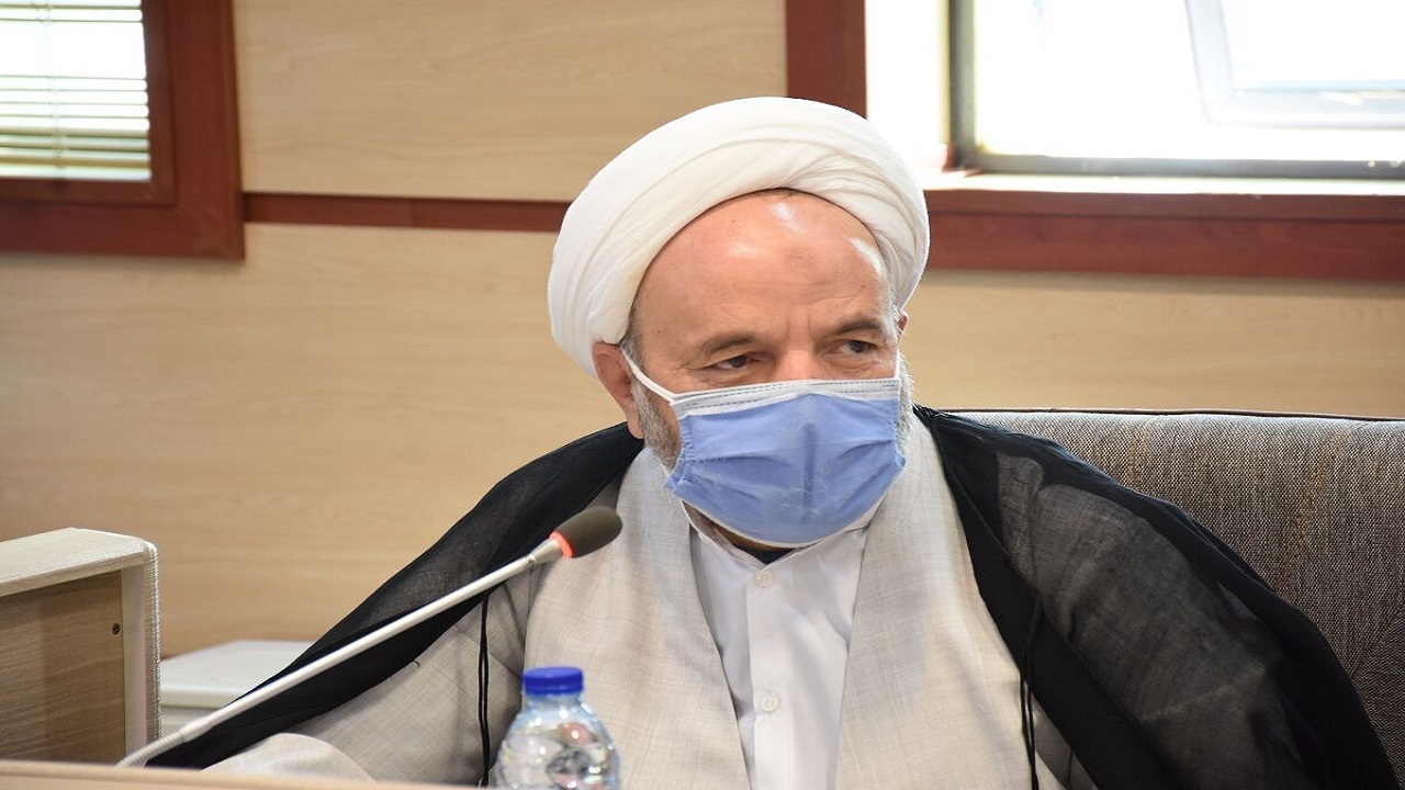 کاهش ۵ تا ۶ درصدی قیمت میوه در بیرجند/ ممنوعیت فروش کیسه آرد یارانه‌ای به شهرنشینان