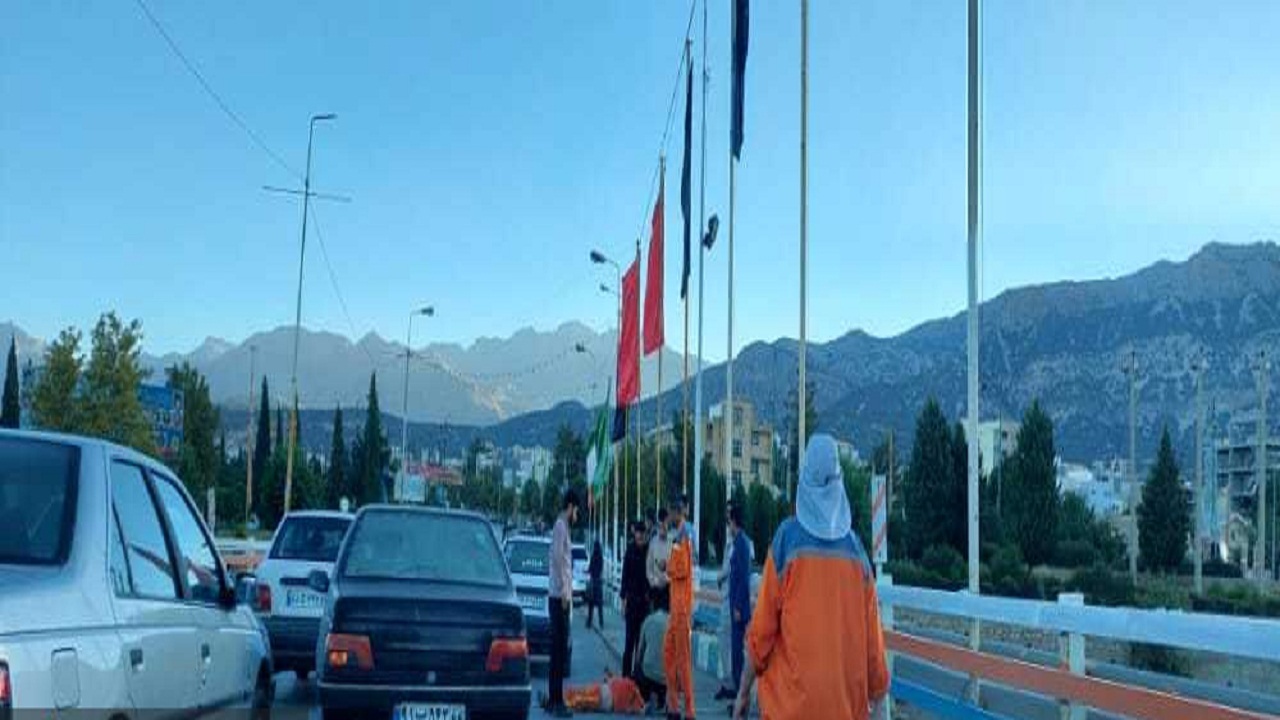 برخورد خودروی سواری با پاکبان شهرداری یاسوج