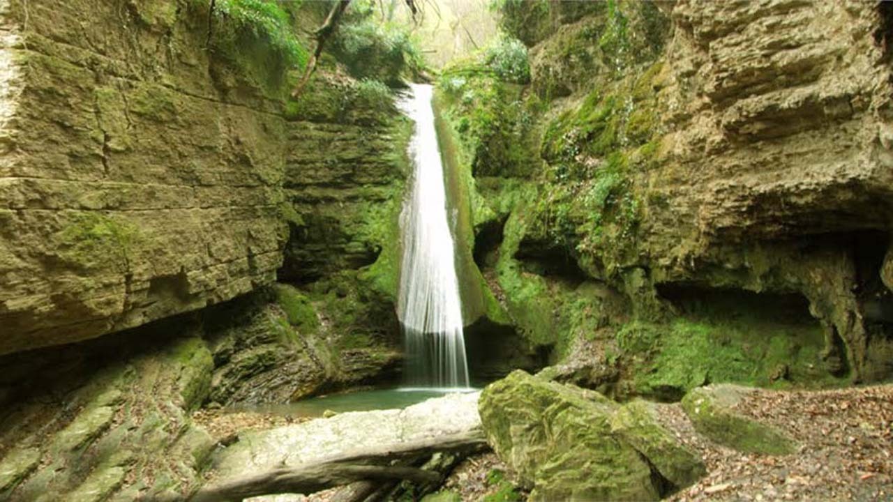 احداث تاسیسات گردشگری در منطقه آبشار سنگ نو بهشهر