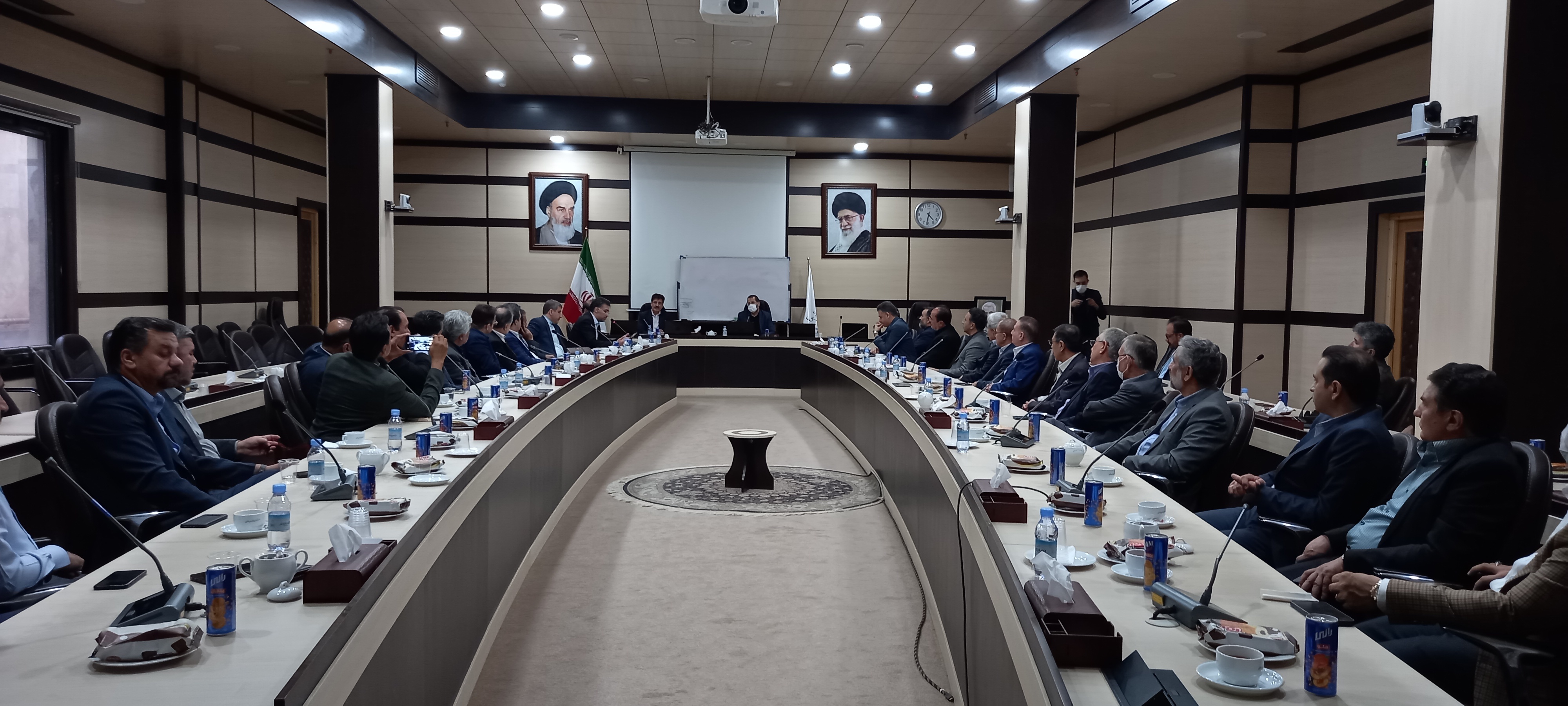 مجوز فعالیت انجمن فعالان اقتصادی افغانستان صادر شد مجوز فعالیت انجمن فعالان اقتصادی افغانستان صادر شد