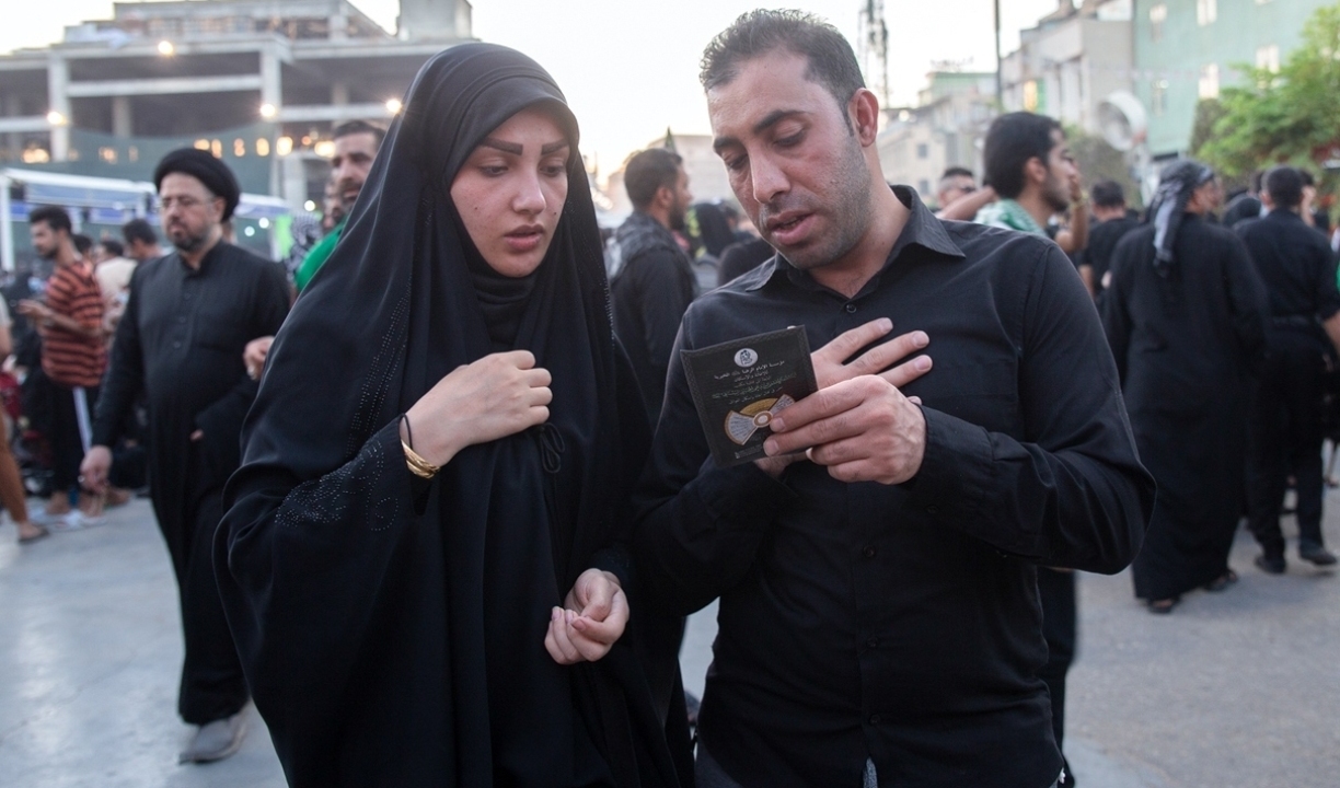 تصاویری بی صدا از حفظ تاریخ کربلا با دل + فیلم