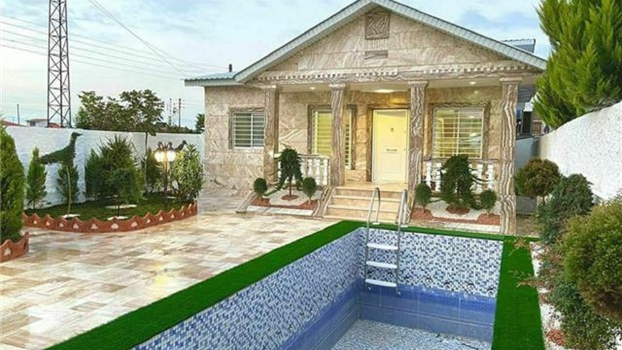 رویش ستون‌های سنگی و سیمانی به جای درختان در حریم مشهد