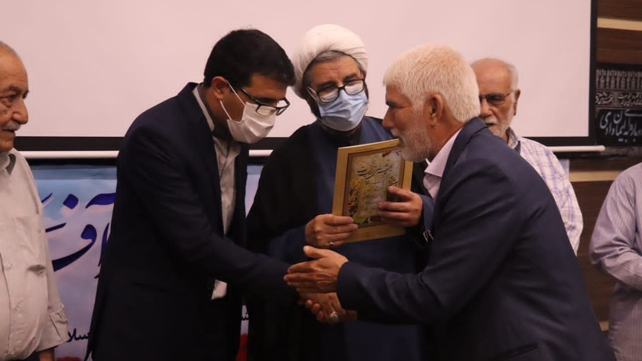 تجلیل از ۴۳ آزاده سرافراز در آبیک