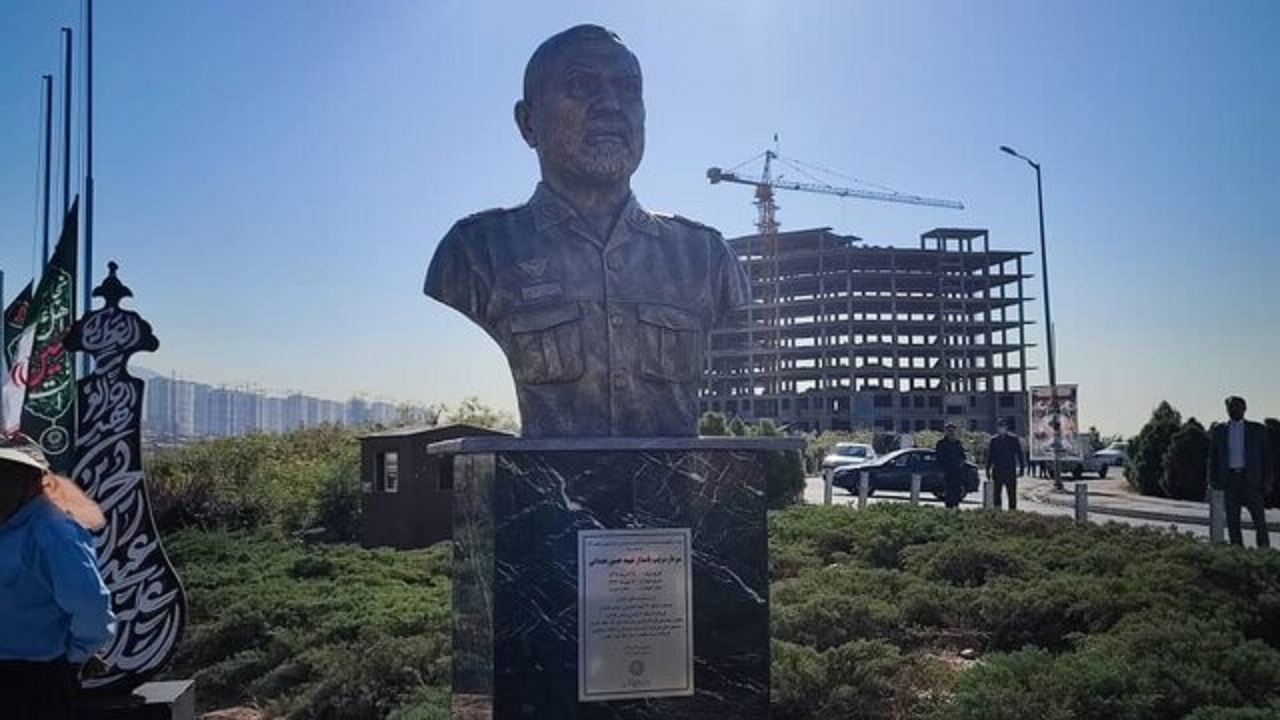 رونمایی از سردیس «شهید همدانی» در منطقه ۲۲ تهران