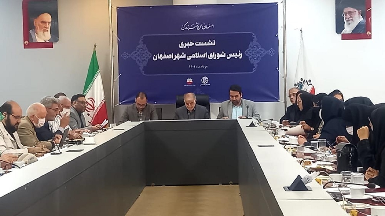 شهرداری اصفهان ۵۰ دستگاه میدل باس تا مهرماه تحویل می‌گیرد