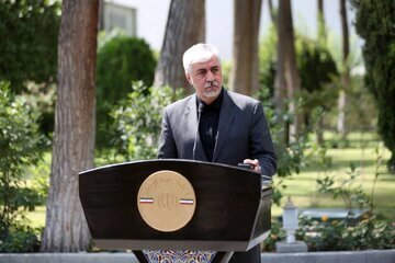وزیر ورزش: نامه فیفا برای حضور زنان در ورزشگاه‌ها در حد پیشنهاد است