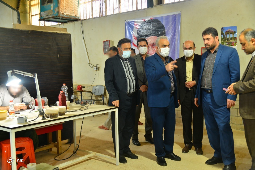 اشتغال ۲۴۰۰ زندانی فارس در خارج از زندان