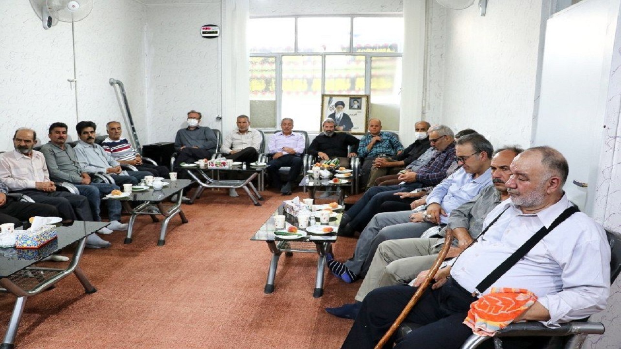 تجلیل از ۴۶ آزاده سرافراز در شهرستان بوئین زهرا