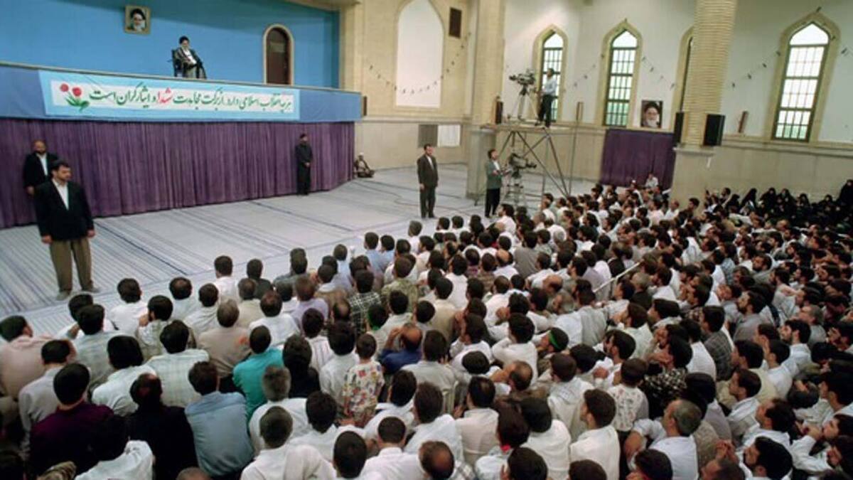 لحظاتی از نصب ضریح حضرت رقیه (س) در دمشق + فیلم