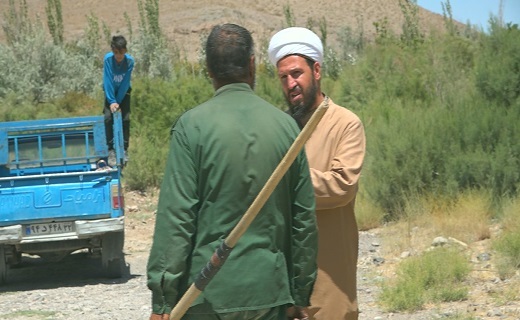 آقای سلامی روحانی و امام جماعت روستای مرزی تخته جان شهرستان درمیان با تلاش&zwnj;های خستگی ناپذیر خود توانسته امید را در دل اهالی آن زنده کند.