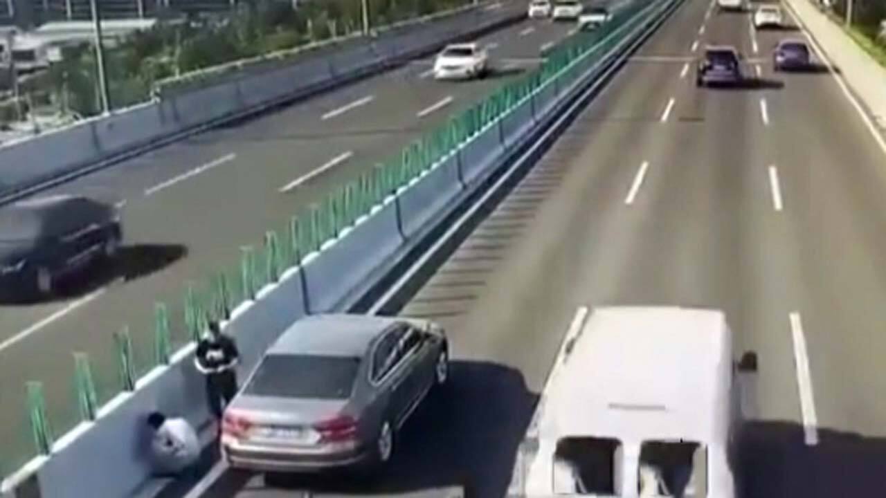 عاقبت وحشتناک توقف در لاین سرعت بزرگراه + فیلم