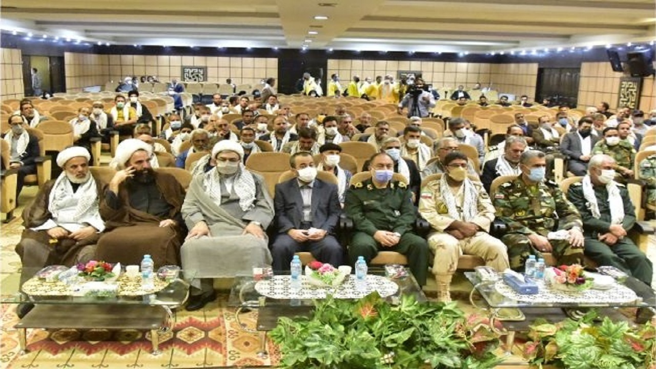 آزادگان سرافراز نماد مقاومت هستند