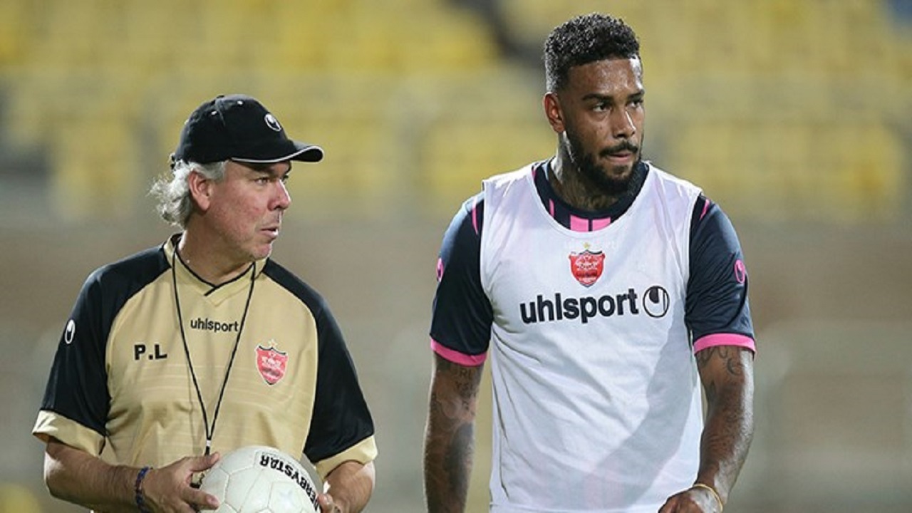 مجوز بازی مهاجم جدید پرسپولیس صادر شد