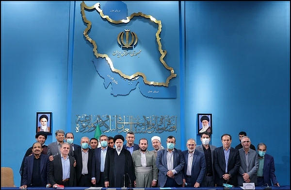 رئیس جمهور: به کارگیری نیروهای بومی از اولویت‌های اصلی دولت است