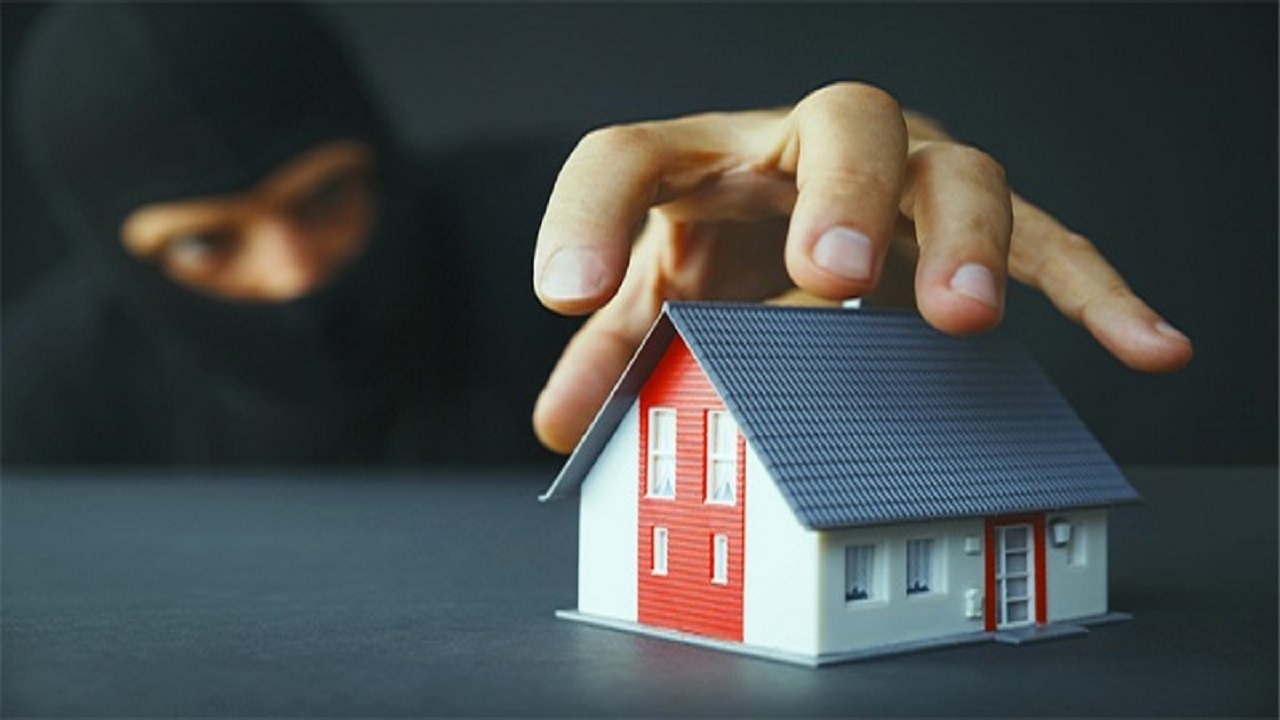 مجازات فروش مال غیر با کلاهبرداری یکسان است