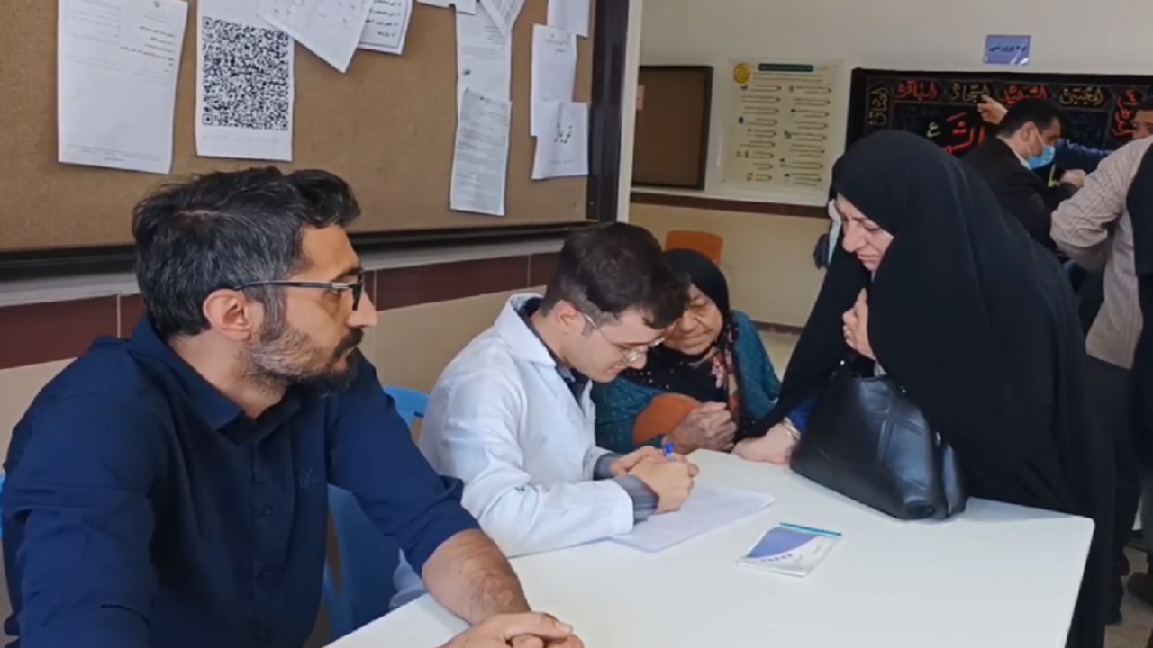 ویزیت رایگان بیماران در گلوگاه +فیلم