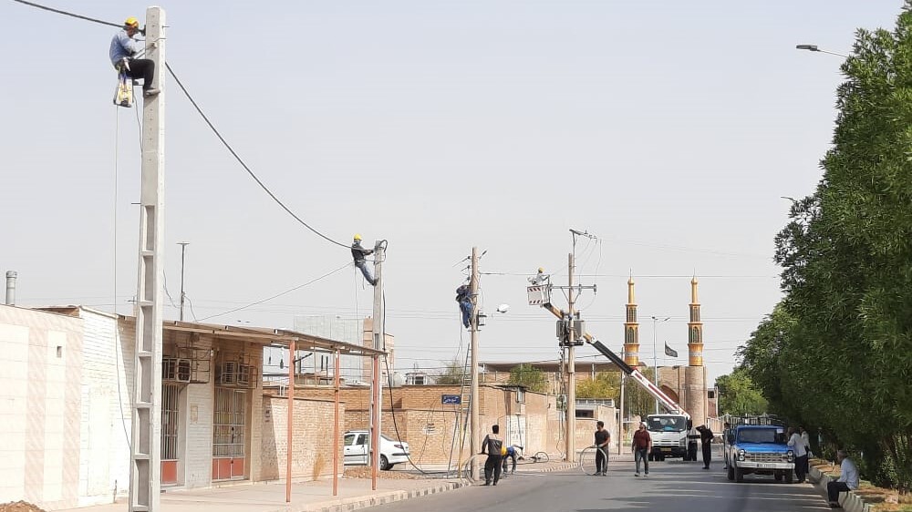 تبدیل ۴۵ کیلومتر شبکه هوایی بدون روکش برق به کابل خودنگهدار در اندیمشک
