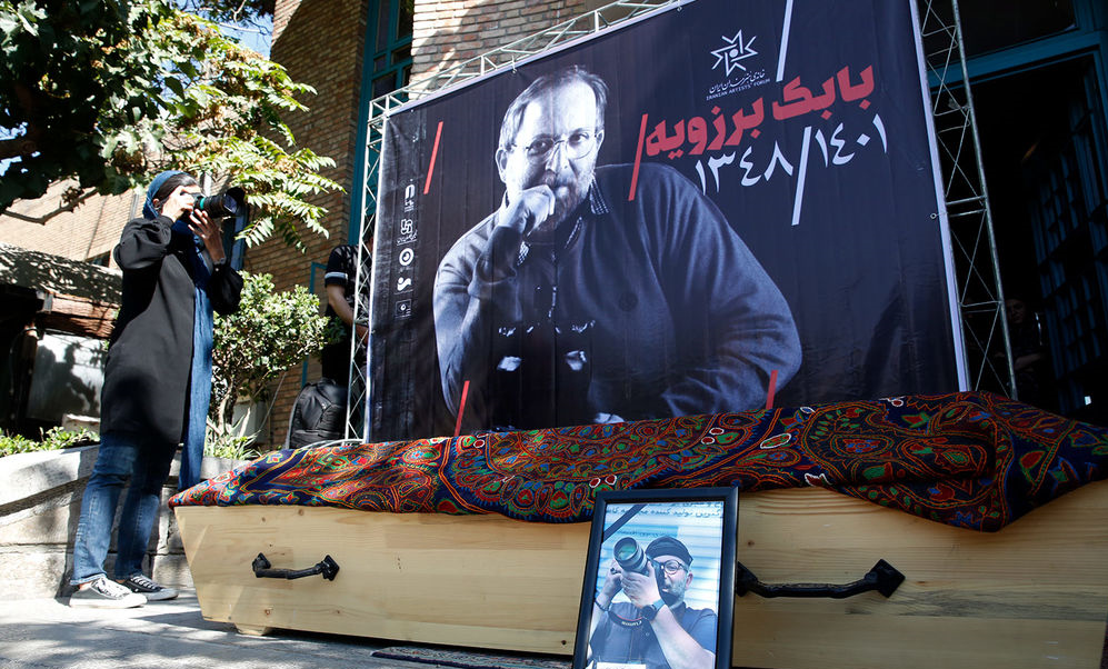 عکاسی که در روز عکاس دفن شد
