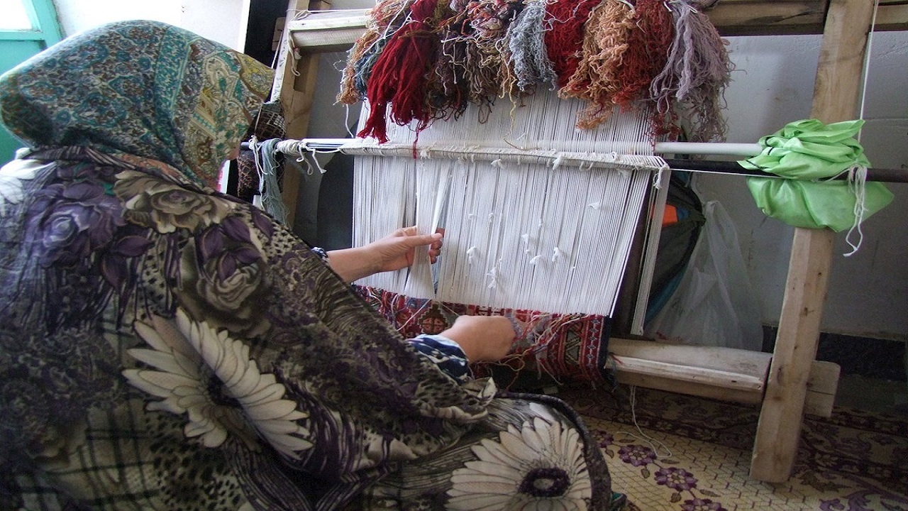 معرفی ۵۳ صنعتگر صنایع‌دستی گرمی برای دریافت تسهیلات مشاغل خانگی
